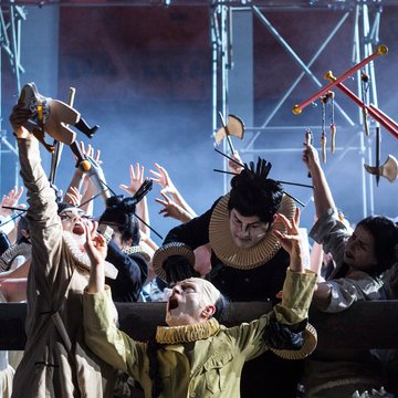 In the fifth episode of StageVibes, we delve into Puccini’s opera TURANDOT – a story full of power struggles, fear of vulnerability and trials with fatal consequences.