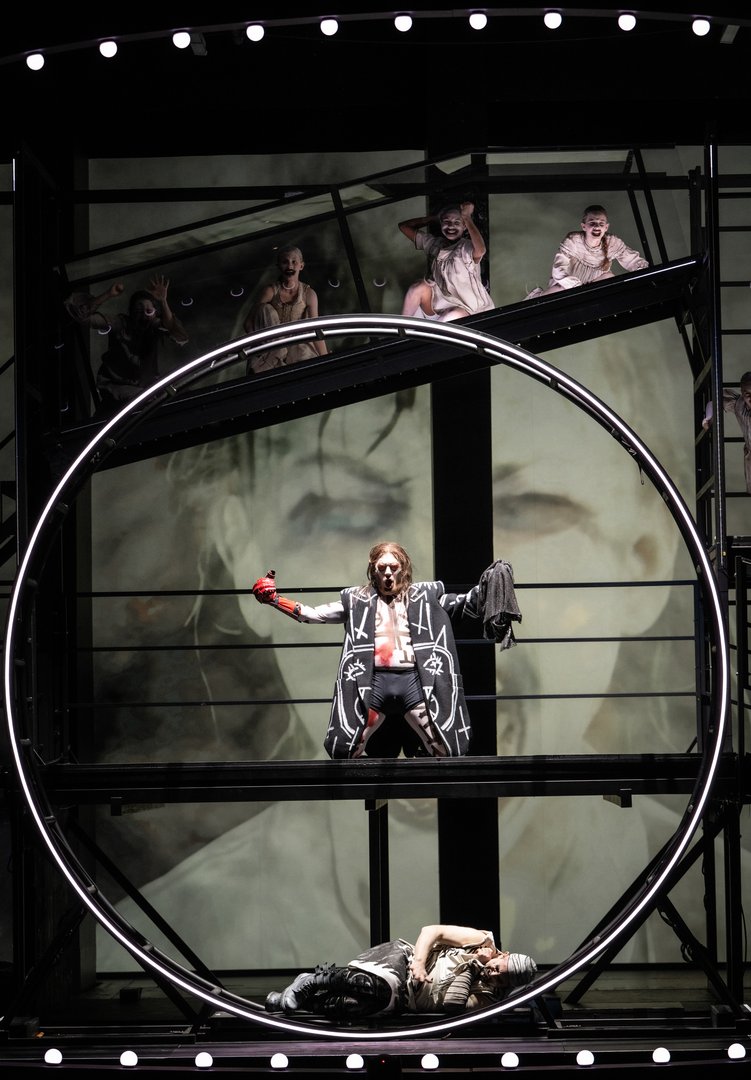 Mime, Alberich and children’s extras