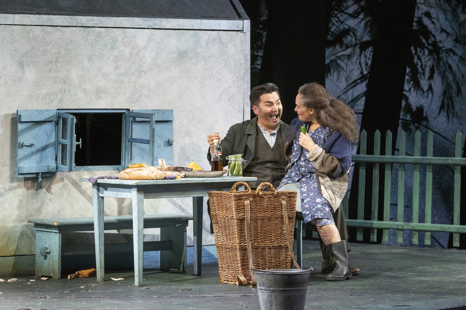 Peter Besenbinder (Insik Choi) and Gertrud (KS Dalia Schaechter)