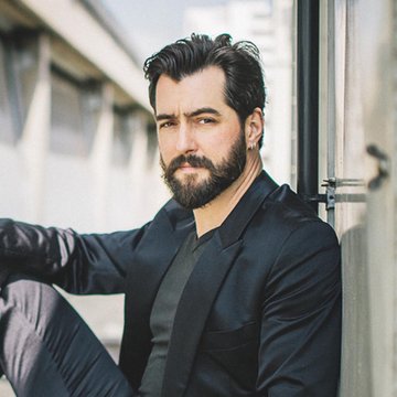 Seth Carico