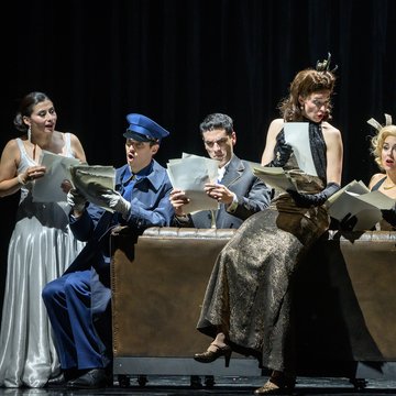 Szenenbild aus "La Cenerentola" Oper Köln 2022-23