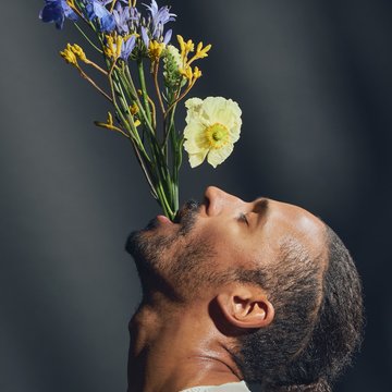 Young Woo Kim erzählt von seiner Rolle. Außerdem: Exklusiver Einblick in die Chorprobe und ein Auszug aus dem Programmheft.