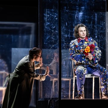 Martin Crimp über die Entstehung des Librettos, Georg Benjamin exklusiv im Interview, Trailer und Pressestimmen – alles über die hoffnungsvolle Suche nach dem Glück.