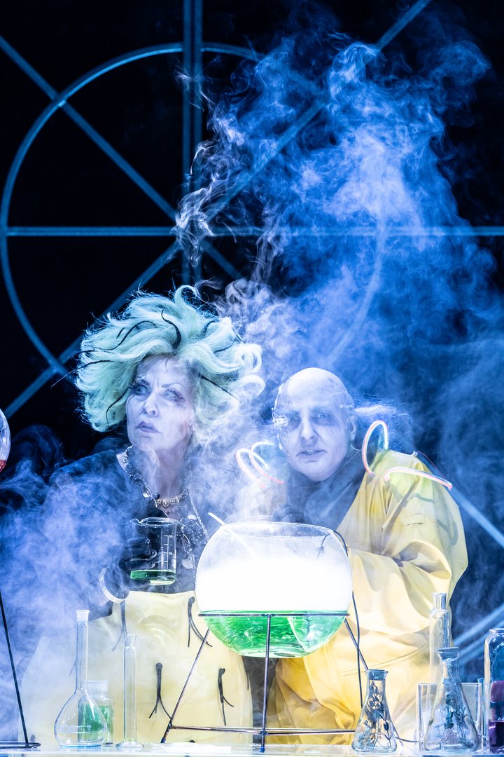 Der Wunschpunsch: Beelzebub Irrwitzer und seine Tante Tyrannja Vamperl