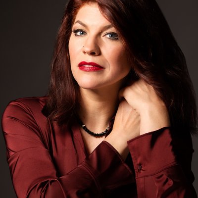 Porträt Sarah Alexandra Hudarew